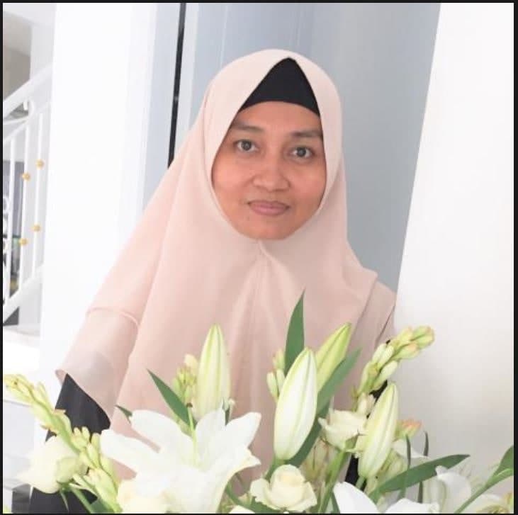 Dr. Ria Arafiyah, M.Kom